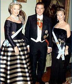 Princess Michael of Kent joins the Duke and Duchess of Calabria at the Order’s 2002 Royal Gala Dinner