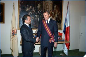 Duke of Castro, Duke of Calabria and Cardinal Pompedda receive highest honours from the President of Panama