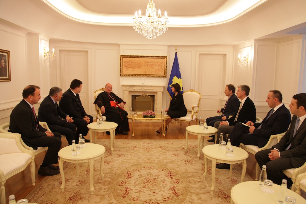 President of Kosovo decorates Grand Master and Grand Prior of the Constantinian Order